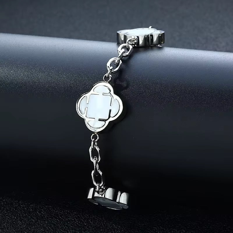 Fortis Clover Cuff (Silver)